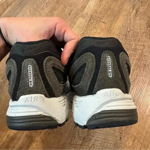 Nike Air Pegasus 2005 Sequoia and Black EU 42 US Mens 8.5 or Womens 10 - Picture 6 of 7